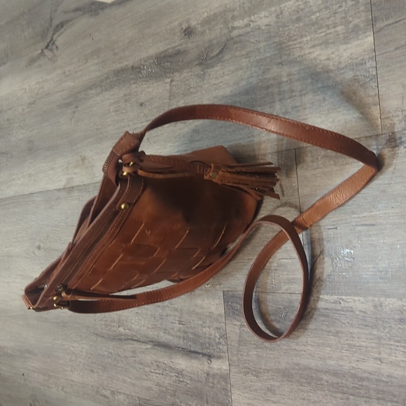 Diva True Crossbody Handbag - Picture 2 of 13